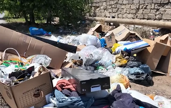 Maştağada biabırçı mənzərə: Gətirib motosikletlə boşaldırlar, xəstəlik yaradır