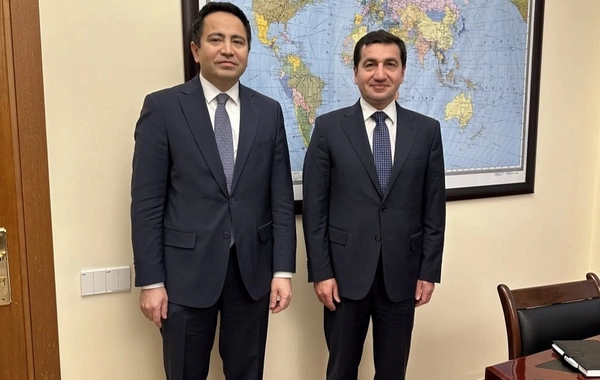 Hikmət Hacıyev Qazaxıstan səfiri ilə əməkdaşlığı müzakirə edib