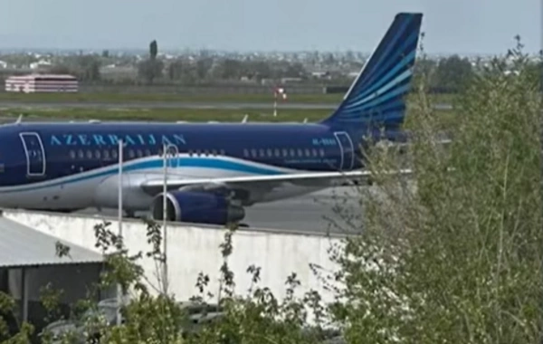 AZAL-ın təyyarəsi İravana eniş edib