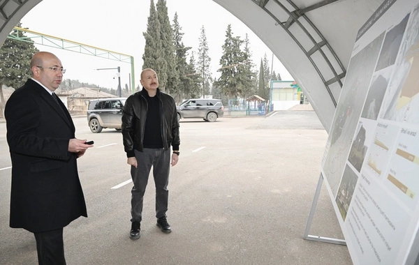 Prezident İlham Əliyev Ağdərə şəhərinin Baş planı ilə tanış olub