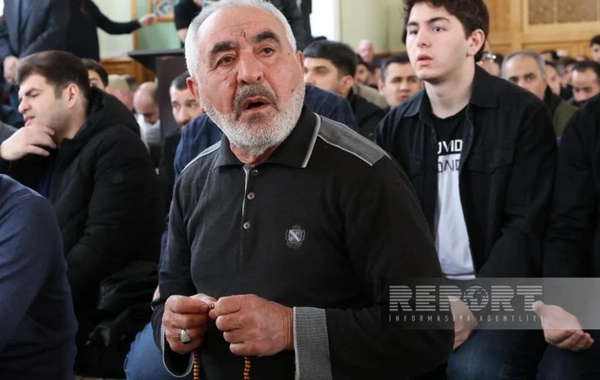 Təzəpir məscidində bayram namazı qılınıb