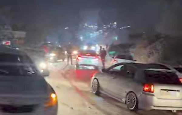 Сильный снегопад обрушился на Азербайджан, парализовав движение транспорта