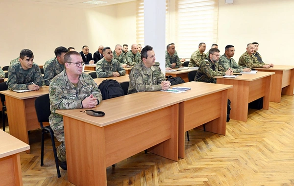 Bakıda NATO-nun mobil təlim qrupu tərəfindən kurs keçirilir