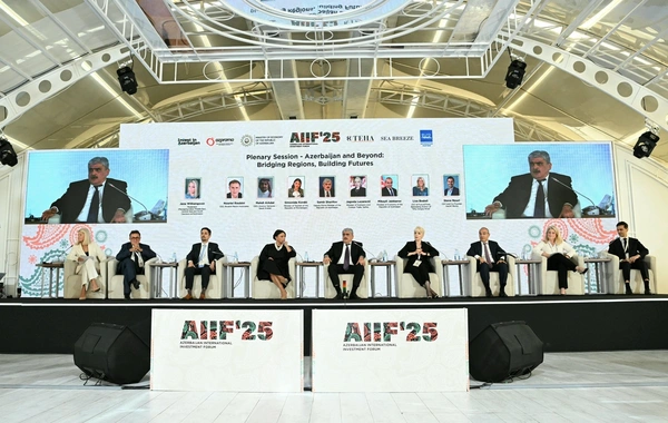 Mikayıl Cabbarov I Azərbaycan Beynəlxalq İnvestisiya Forumunun plenar iclasında iştirak edib