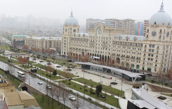 Rain and thunderstorms are expected in Baku tomorrow, with wet snow falling in some regions