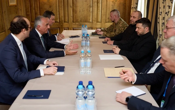 Zelenski Münxendə Rza Pəhləvi ilə görüşüb