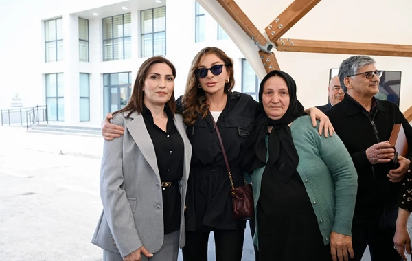Prezident və birinci xanım Cəbrayıl rayonunun Şükürbəyli kəndinə köçən sakinlərlə görüşüblər