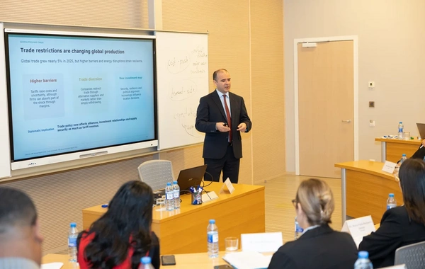 Azərbaycanda 17 ölkənin 19 diplomatı ixtisasartırma kursunu bitirib