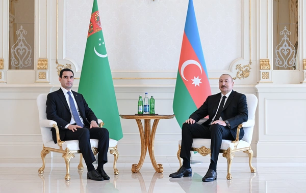 Prezident İlham Əliyevin Türkmənistan Prezidenti ilə təkbətək görüşü olub