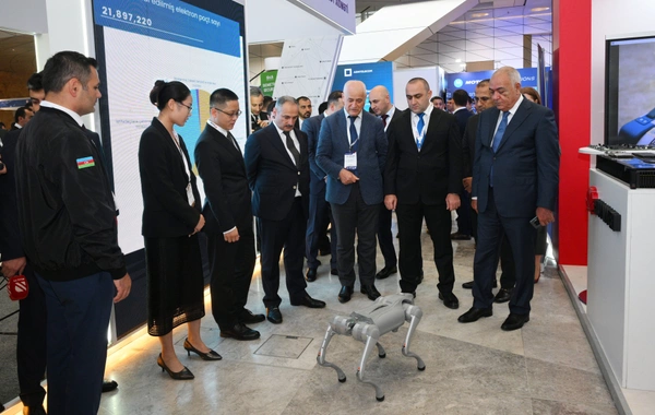 CIDC-2025 tədbirinin rəsmiləri kibertəhlükəsizlik sərgisi ilə tanış olublar