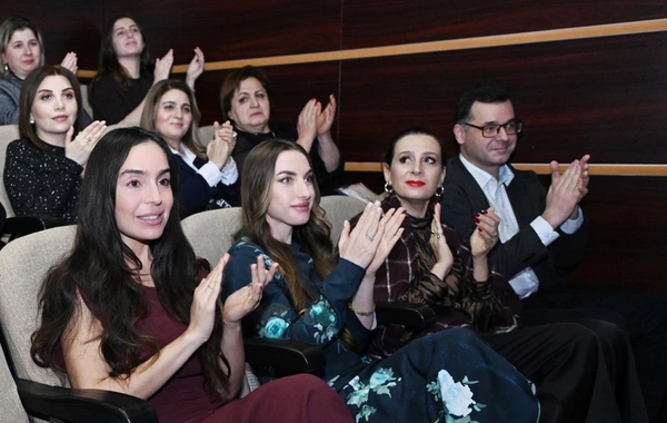 Лейла Алиева и Алёна Алиева посмотрели спектакль "Ромео и Джульетта"