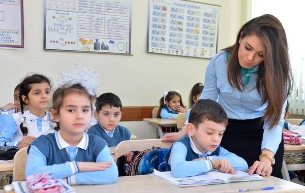 Müəllimlər üçün geyim qaydaları və tələblər müəyyənləşdi