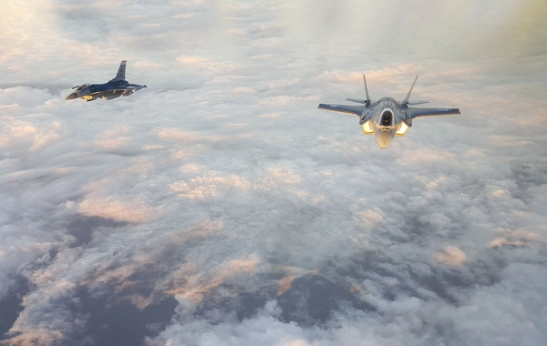 ABŞ-yə məxsus F-16 qırıcı təyyarəsi qəzaya uğradı