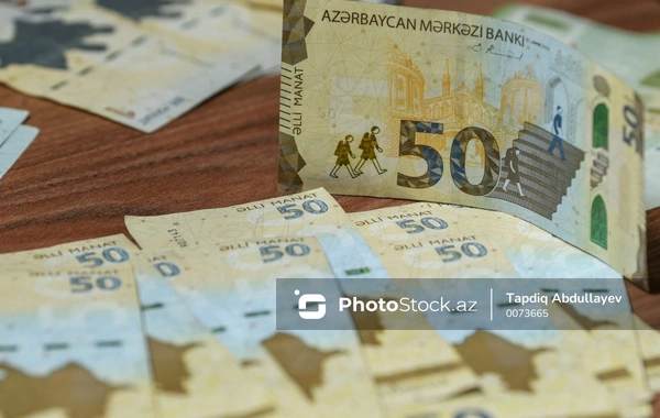 Şirkətin 183 min manat pulunu qızlara xərcləyən əməkdaşa hökm oxundu