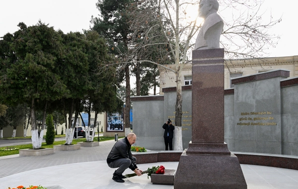 İlham Əliyev Tərtər elektromexanika zavodunun yenidənqurmadan sonra açılışında iştirak edib