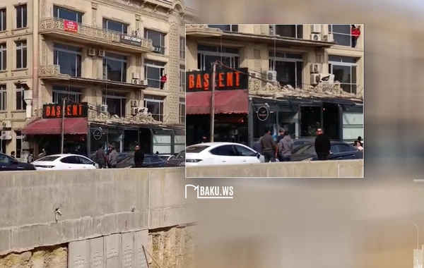 Bakıda binanın eyvanı uçaraq restoranın üstünə tökülüb