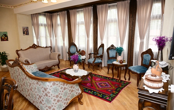Prezident İlham Əliyev Şuşada "Yasəmən" hotelinin yeni korpusları ilə tanış olub