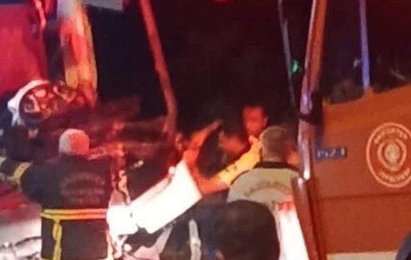 Türkiyədə avtobus TIR-la toqquşdu: 2 ölü, 22 yaralı