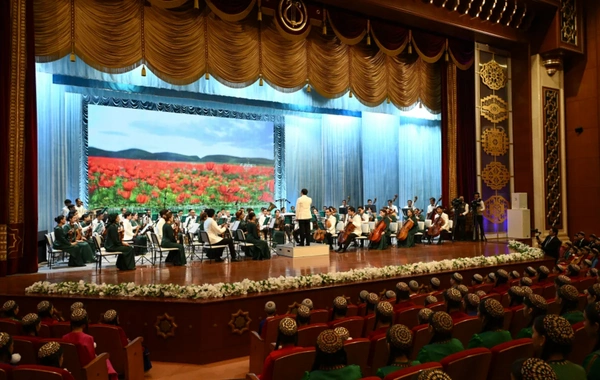 Aşqabadda Türkmənistan Dövlət Simfonik Orkestrinin konserti olub