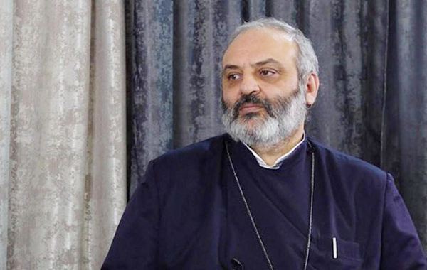 Ermənistan İstintaq Komitəsi arxiyepiskop Qalstanyanı hakimiyyəti ələ keçirməyə cəhddə ittiham edib