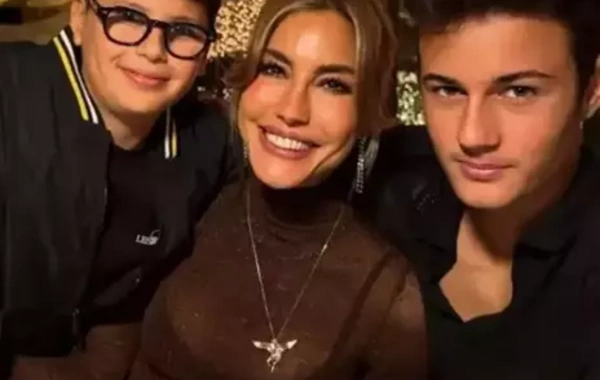 10 il əvvəl boşanan  Çağla Şıkel və Emre Altuğdan nümunəvi addım