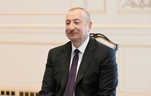 İlham Əliyev Birləşmiş Ərəb Əmirliklərinin nümayəndə heyətini qəbul edib