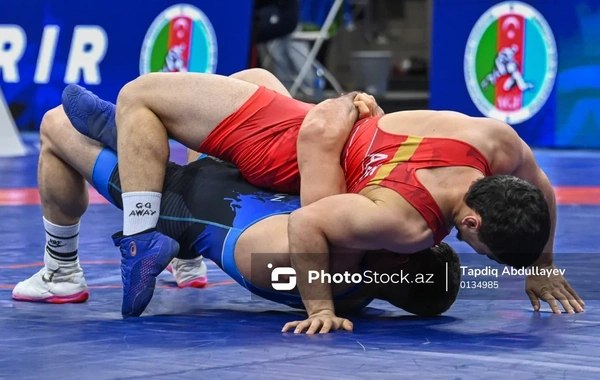 Azərbaycanın beş güləşçisi Çempionlar turnirinin ilk günündə medal qazanıb