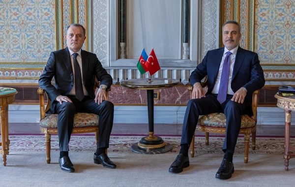 Azərbaycan və Türkiyə XİN başçıları İstanbulda görüşüb