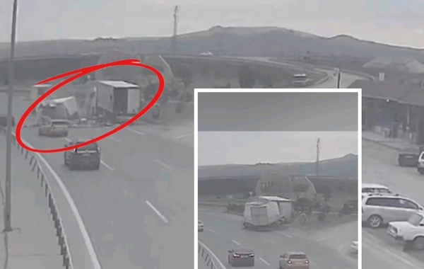 Bakı-Qazax yolunda yük avtomobili ağır qəzaya səbəb oldu - ANBAAN VİDEO