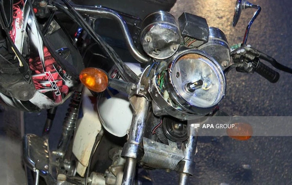 Bakıda moped "KamAz"a çırpılıb, ağır xəsarət alan var