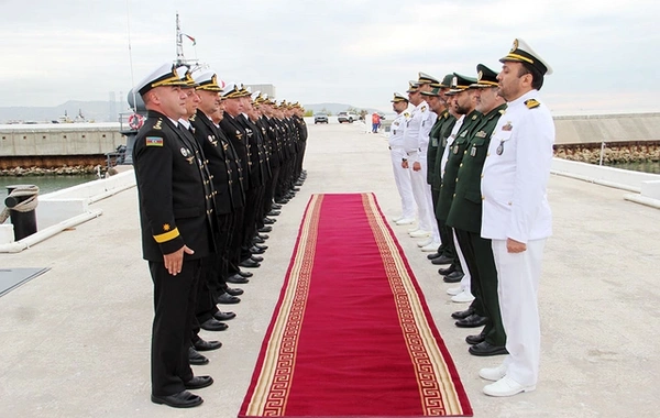 İran hərbi gəmiləri Bakı limanını tərk etdi