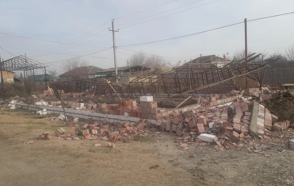 Füzulidə qanunsuz tikili sökülüb