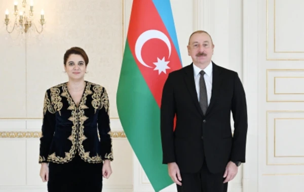 Ильхам Алиев принял верительные грамоты новоназначенного посла Алжира в Азербайджане