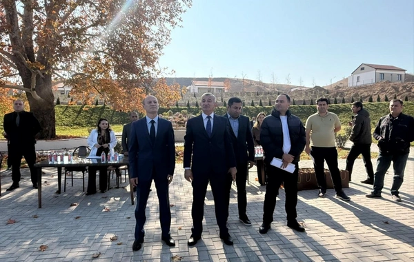 Köç karvanı Cəbrayılın Horovlu kəndinə çatıb, açarlar təqdim olunub