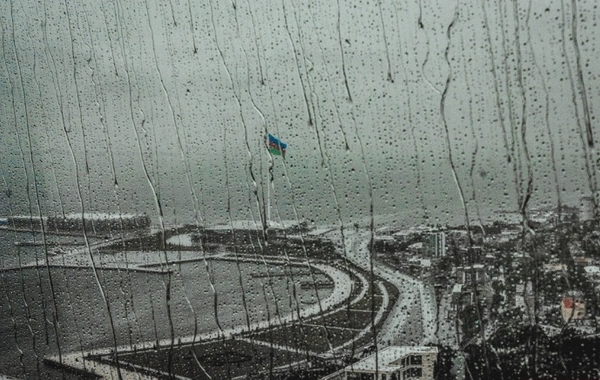 Sabah Bakıda yağış yağacaq, şimşək çaxacaq