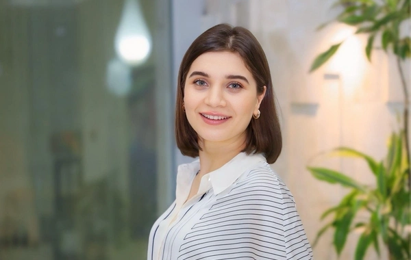 Elnarə Baxış vəzifəsindən ayrıldı