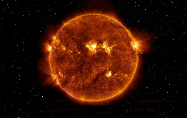 Günəşdə dörd partlayış olub