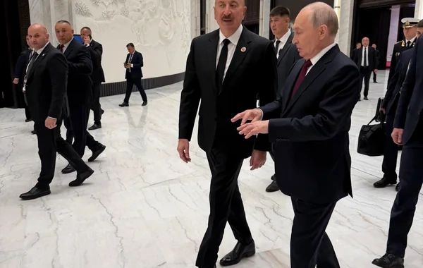 İlham Əliyev Bişkekdə Vladimir Putinlə ayaqüstü görüş keçiriblər