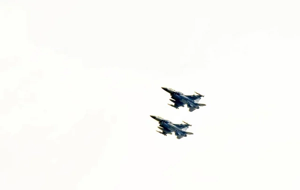 Azərbaycan və BƏƏ pilotlarından havada döyüş manevrləri