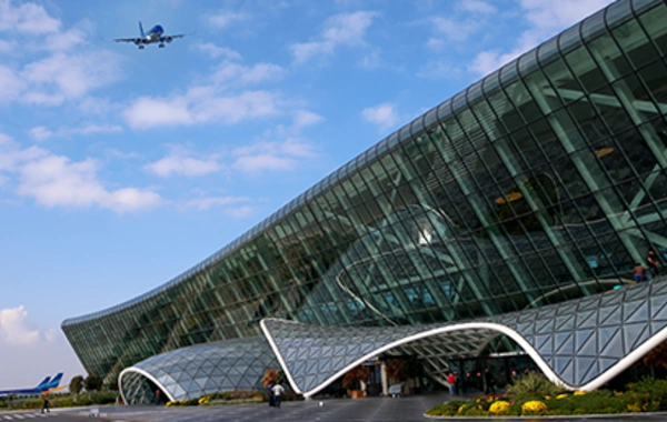 Regional hava məkanındakı məhdudiyyətlər səbəbindən Flydubainin iki reysi Bakıya aeroportuna eniş edib