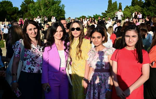 Leyla Əliyeva və Alona Əliyeva Xeyirxahlıq Festivalında iştirak ediblər