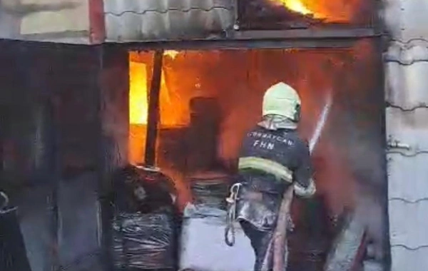 Dərnəgüldə yanan obyektin yaxınlığındakı mağazalar təxliyə edilir