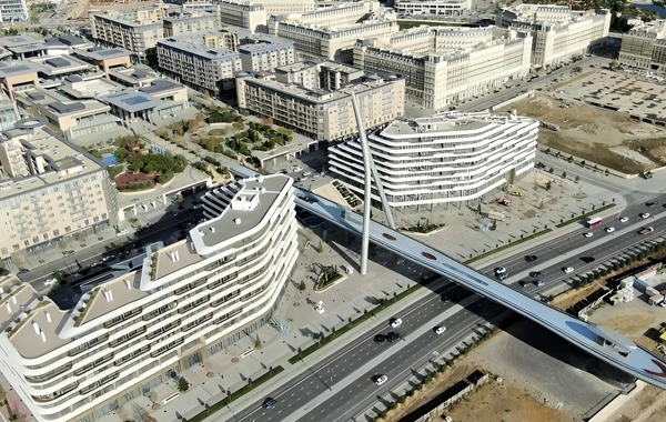 ГААДА: В Баку построен уникальный пешеходный мост