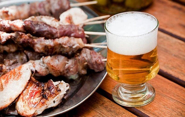 Kababdan sonra mədəmiz niyə AĞRIYIR? – SƏBƏB