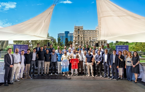 Azercell dünya çempionlarını təbrik etdi