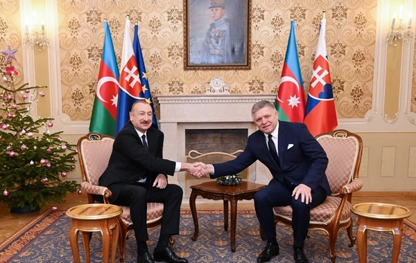 İlham Əliyevin Slovakiyanın Baş naziri ilə təkbətək görüşü olub