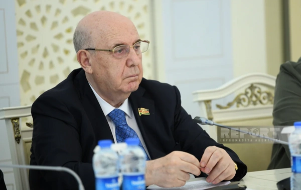 Əhliman Əmiraslanov: Rezidentura keçməmiş həkimlərin regionlara göndərilməsi planlaşdırılır