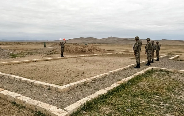 Hərbi vəzifəlilərlə praktiki məşğələlər keçirilir