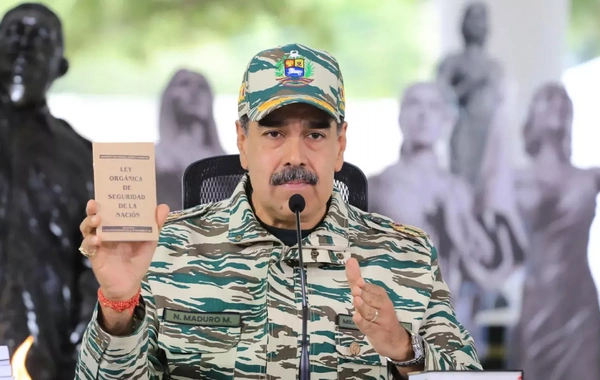 Maduro Kolumbiya sərhədi və sahillərə 25 min hərbçi göndərdi