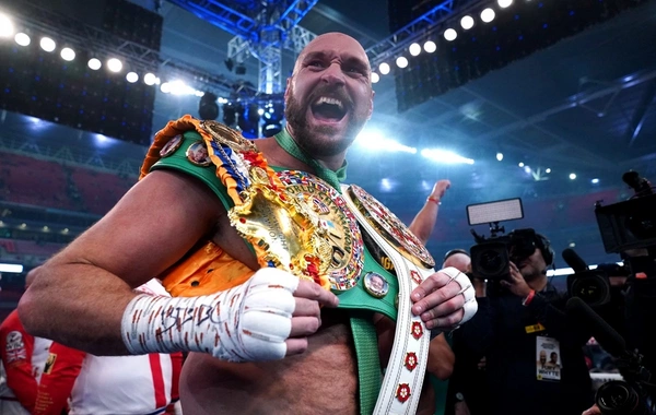 Dünya çempionu karyerasını bərpa etdiyini açıqlayıb